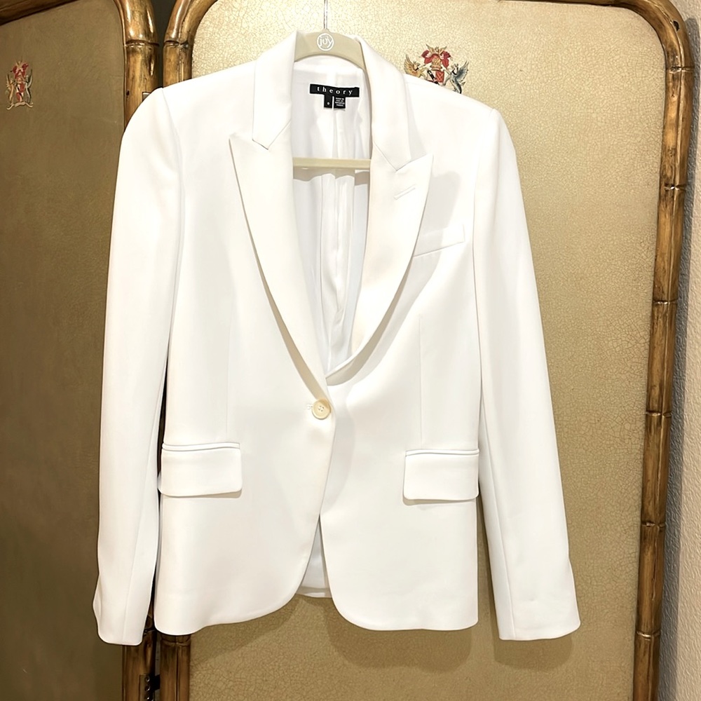 THEORY PANTSUIT IN “ADMIRAL CREPE”